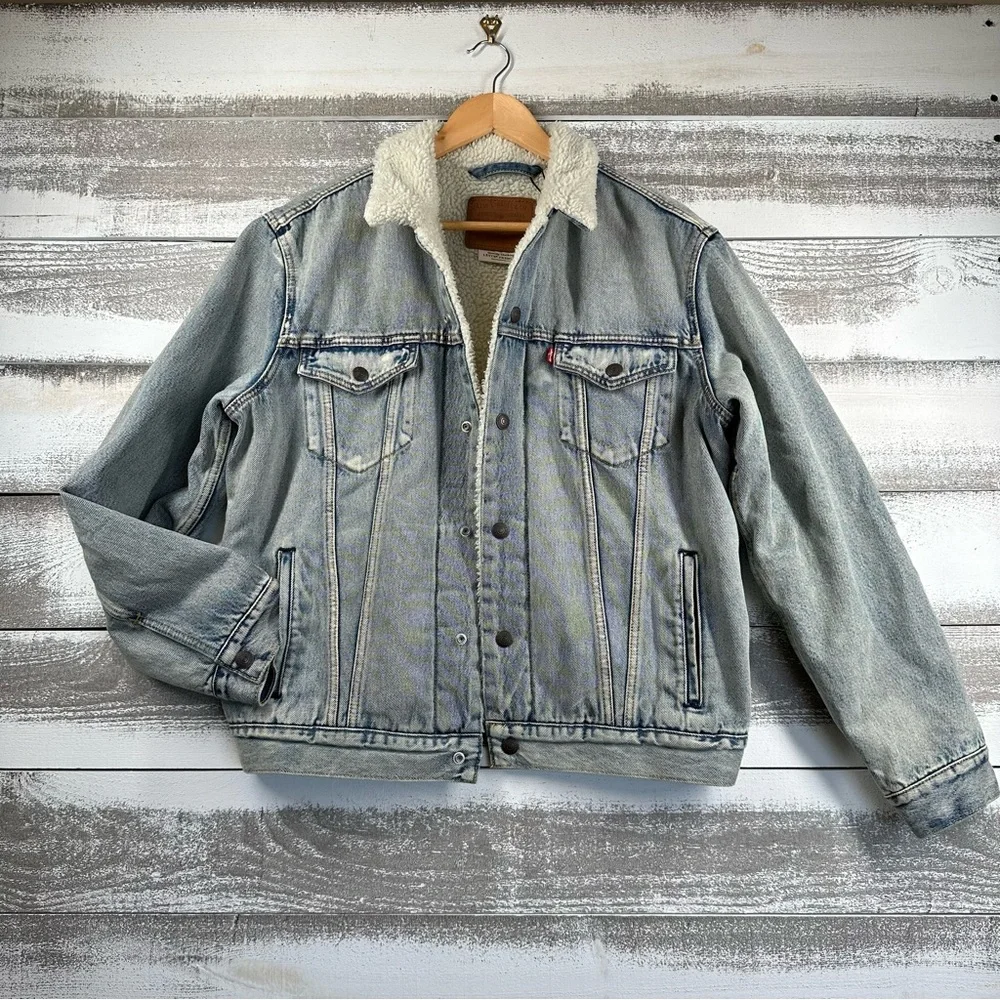 Levi’s Ex Boyfriend Trucker Sherpa Denim Jacket - Picture 2 of 13